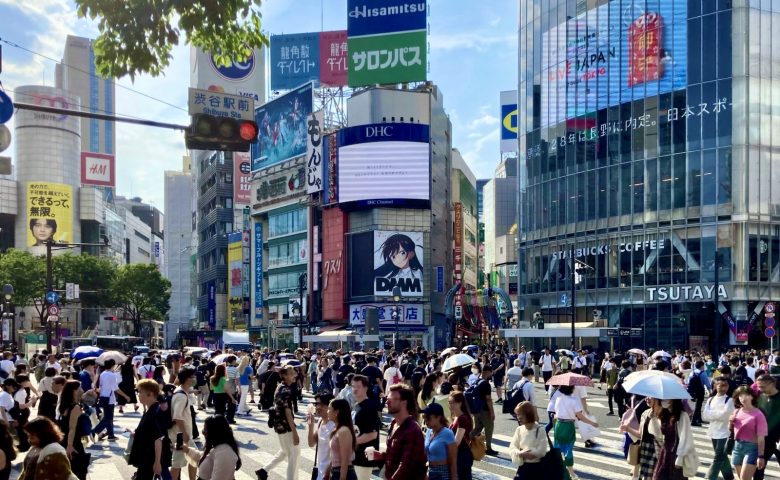 渋谷のスクランブル交差点の画像